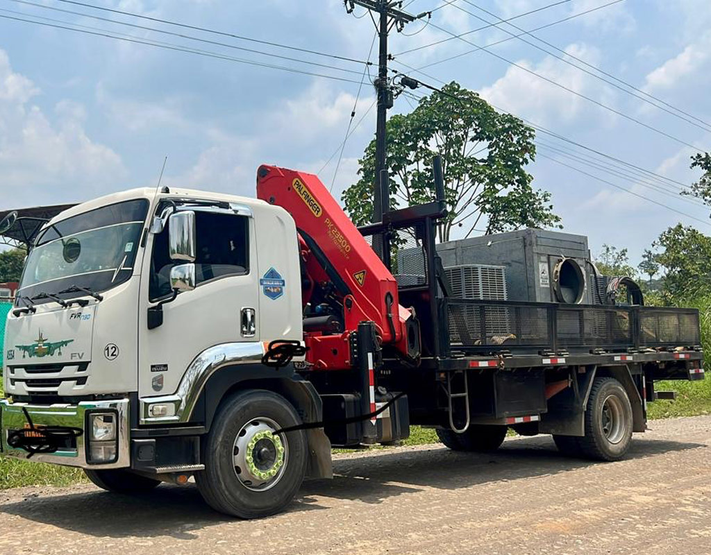 fortalezatrans-ecuador-camión-grua